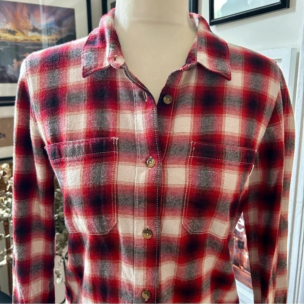 Vans Women’s Plaid Flannel Button Up Shirt - Picture 2 of 9